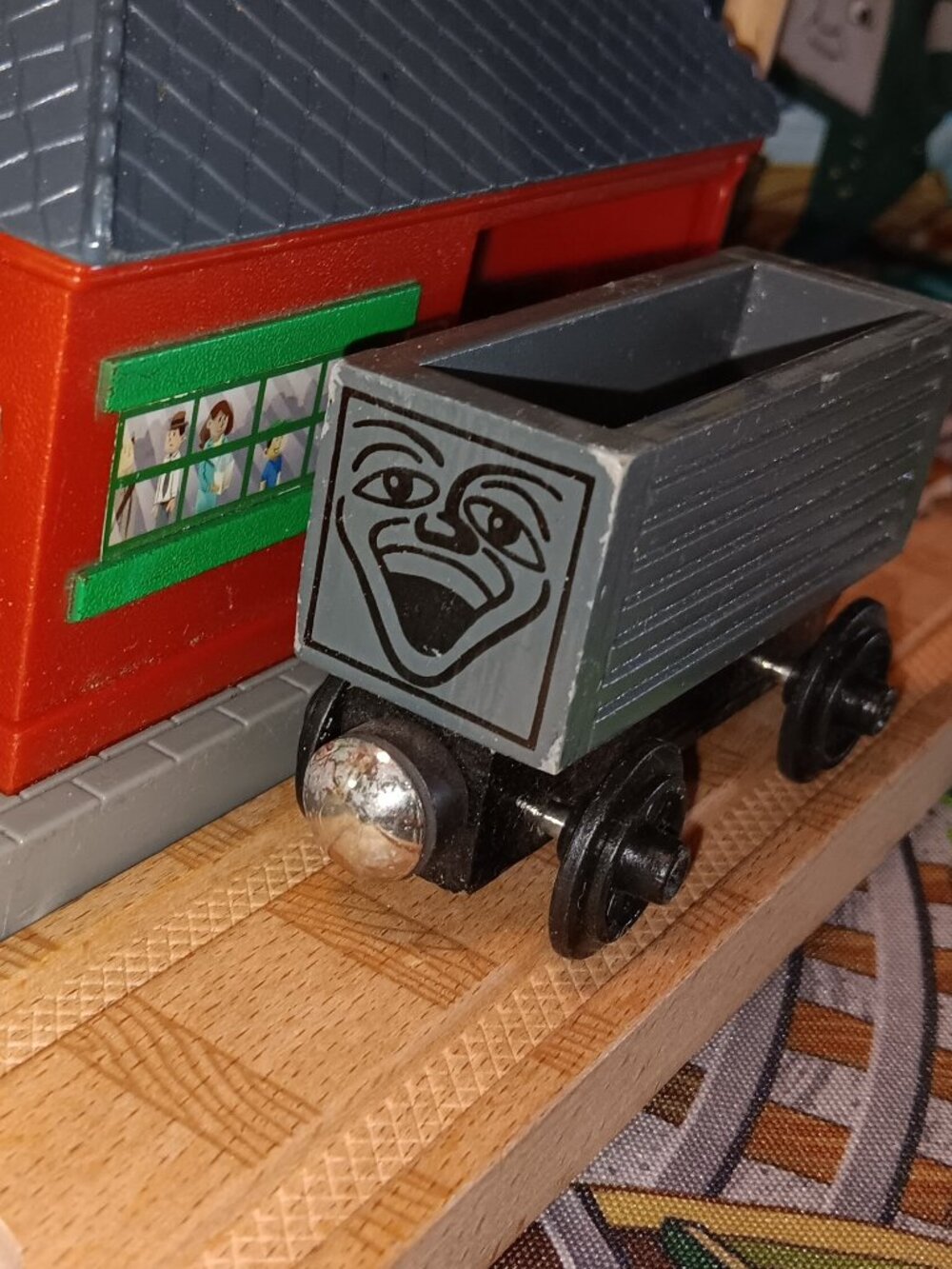Thomas Wooden Railway Train Engine Track Troublesome Truck